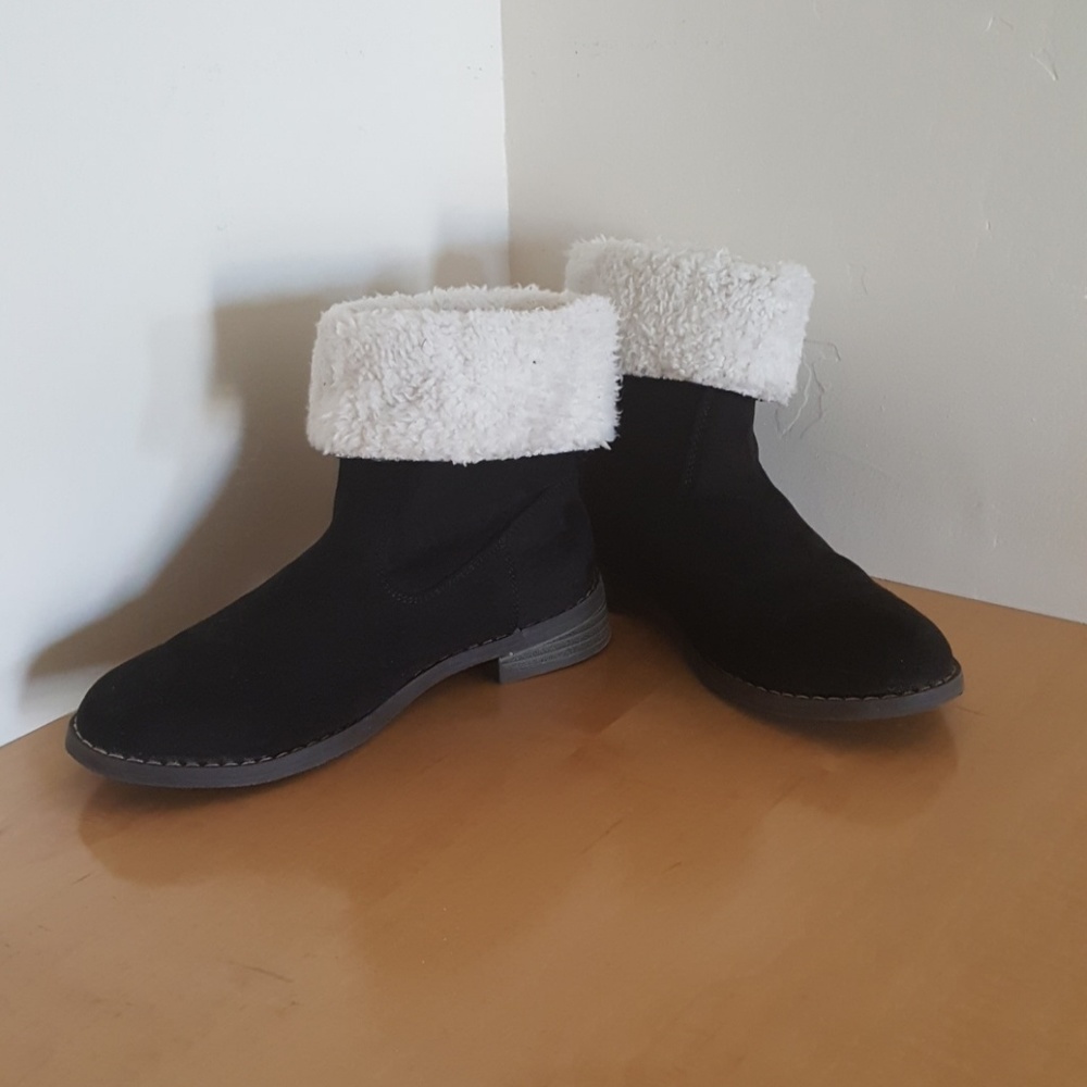 Girls Black Faux Sherpa Bootie